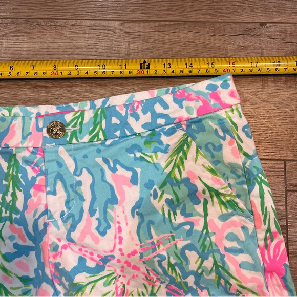 Lilly Pulitzer Coral Bay Buttercup Scallop Shorts Size 8 - Picture 5 of 11